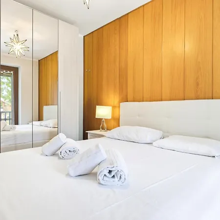 Hostdomus - La Chapelle Apartment Sauze D'Oulx