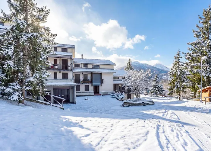 Hostdomus - La Chapelle Appartement *